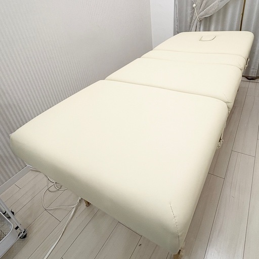 Premium 折りたたみリクライニングマッサージベッドCOMODO アイボリー