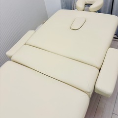 Premium 折りたたみリクライニングマッサージベッドCOMODO アイボリー Premium 折りたたみ リクライニングマッサージベッド COMODO (木製)(有