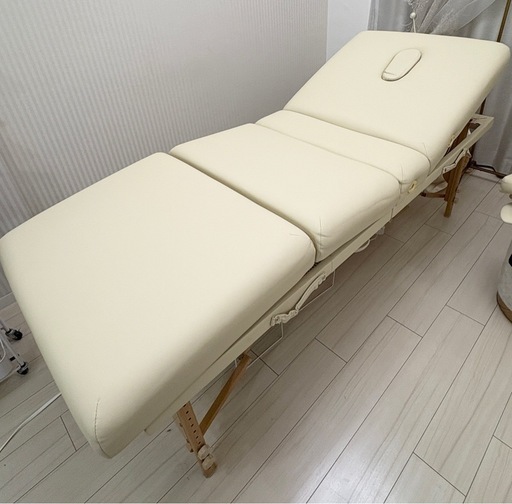Premium 折りたたみリクライニングマッサージベッドCOMODO アイボリー