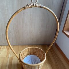 籐　花入れ　花飾り