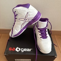 バッシュ　22.5cm
