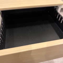 キャスター付きデスク下収納の画像