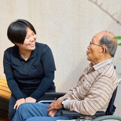 フレキシブル社員制度あり！資格取得全額負担！無資格・未経験OK！介護スタッフの画像