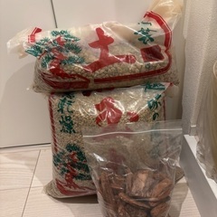 【お取引中】園芸用　赤玉土　小中サイズ　ウッドチップ