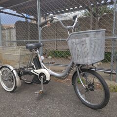 ブリジストン　アシスタ　３輪の電動自転車です。　後タイヤ２本新品交換済みです。の画像