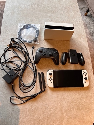 任天堂　Switch 有機EL ホワイト本体　※箱無し