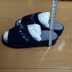 新品　4cmヒール　スリッパ Mサイズ　低反発素材の画像