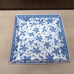 未使用品 庫山窯 前畑陶器 染付 J-409 青華 角盛鉢 葉模様 和食器 深皿 木箱入り 苫小牧西店の画像