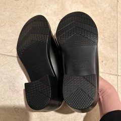 新品　23センチヒールローファー　黒　学生の画像