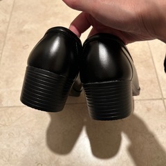 新品　23センチヒールローファー　黒　学生の画像
