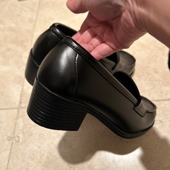 新品　23センチヒールローファー　黒　学生の画像