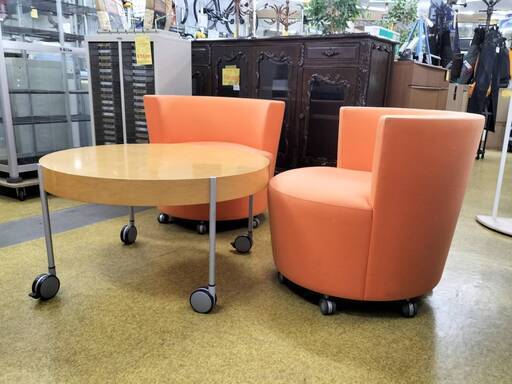 オカムラ ラウンジチェア テーブル付き トミー】②オカムラ パーソナル