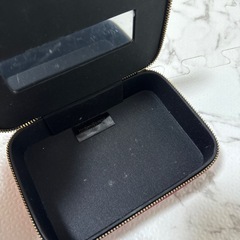 イヴ・サンローランポーチの画像