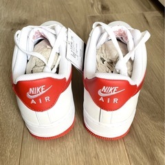 【新品】NIKE ナイキ エアフォース1 07 28.5cm 白 赤 メンズ スニーカー FJ4146-106 AIR FORCE1 エアフォースワン  ドラゴンレッドの画像