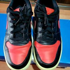 ★Nike スニーカーシューズ 黒赤 メンズ 26.5cmの画像
