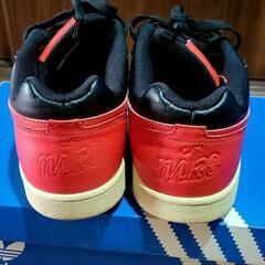 ★Nike スニーカーシューズ 黒赤 メンズ 26.5cmの画像