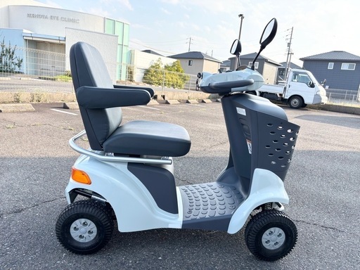 商談中　【愛知】スズキ セニアカー ET4D9　2022年製 極上車 新品バッテリー　/ 近郊エリアへの自社配送もしくは引取りも対応可能　