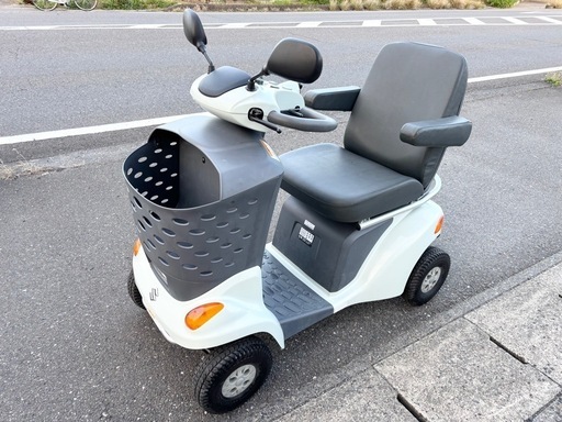 【愛知】スズキ セニアカー ET4D8 2018年製 バッテリー交換歴あり　/ 近郊エリアへの自社配送もしくは引取りも対応可能　電動カート シニアカー