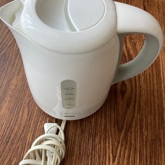 【無料】電気ケトル（ジャンク品？）の画像