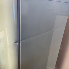 訳アリ　アイリス　冷蔵庫　レトロデザイン　130L PRR-42D-LG 2022年製　の画像