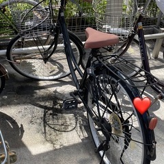 ★定価2〜3万円★20回ほどの使用のみ！ 6段変速ギア 26インチ 自転車 ママチャリ 鍵付き ギア付き カゴ付き 黒 ブラック dixhuitの画像