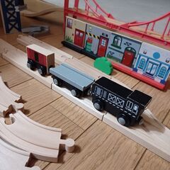 おもちゃ　電車　木製　玩具　乗り物　線路　幼児