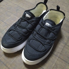ブランドmoz🔴スニーカー23.5