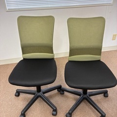 木製フリーアドレスデスク　椅子付き　　の画像