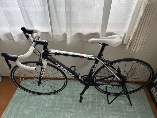 ロードバイク TREK MADONE 2.1 TEAM ISSUE 2015