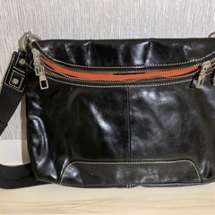 本革ショルダーバッグ