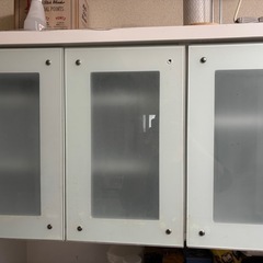 食器棚、カップボードの画像