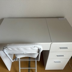 決まりました。鏡が収納できるドレッサー
