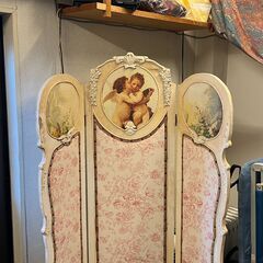 アンティーク風 天使モチーフ付き三面パーテーション（衝立）／店舗改装・新築建て替えに伴い、装飾品・備品・家具を譲渡いたしますの画像