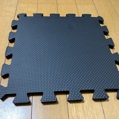 【新品・未使用】パズルマット30㎝×30㎝18枚