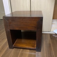 大塚家具　ベットサイドテーブルの画像