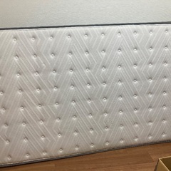 セミダブルのマットレス1枚