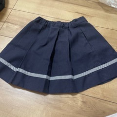 緑ヶ丘幼稚園　制服　スカートの画像