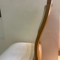 カリモク　オフィス用　椅子の画像