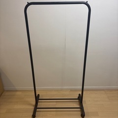 ハンガーラックの画像