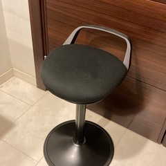 【残り２脚】オフィスコム　ハイスツール 　カウンターチェア  高さ調節機能付き　ブラックの画像