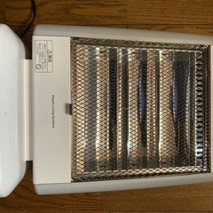 HITACHI  電気ストーブ ハロゲンヒーター　HLH-301Hの画像