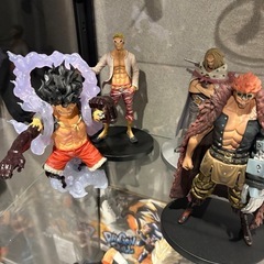 ワンピース、ドラゴンボールフィギュアセットの画像