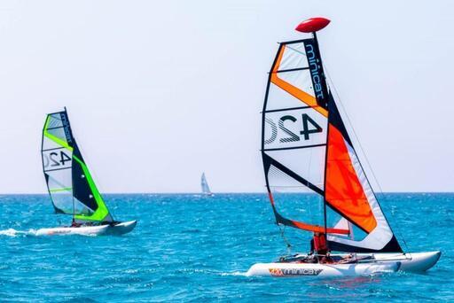 カタマランヨット《ミニキャト420》