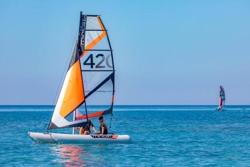 カタマランヨット《ミニキャト420》