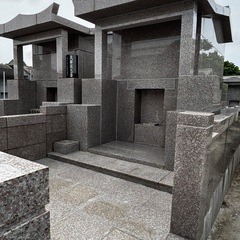 未使用┊全5坪お墓(御影石) 那覇市識名【最終値下げ】 − 沖縄県