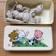 粘土と粘土板と粘土ベラの画像