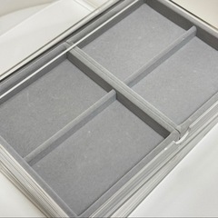 重なるアクリルケース・横型３段の画像