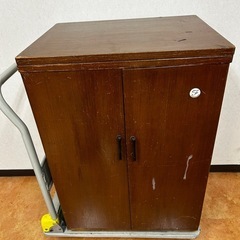 古い足踏みシンガーミシンの画像