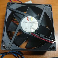 PC等から外した冷却ファン　3個　趣味の工作等に☆の画像