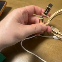USBケーブル3つの画像